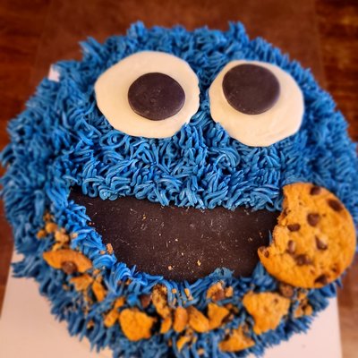 Custom 8" Cakes