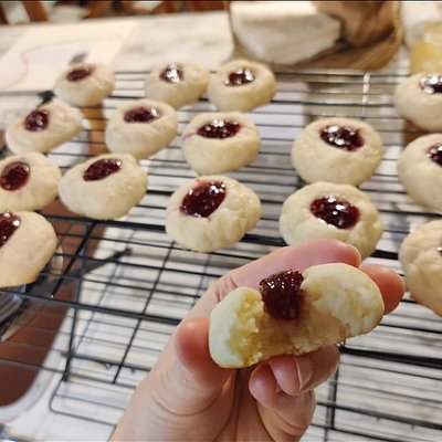 Raspberry Thumbprint Cookies 
