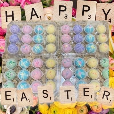 EASTER CAKE BALLS IN THE FLAVORS 
 
🐣Peanut Butter Easter Bar (cassbury eggs)
 🐇EasterGolden Oreo.  Birthday 
 🍒Fruity Pebbles
🐰Very white Easter

You will receive three of each flavor/ colors🌟