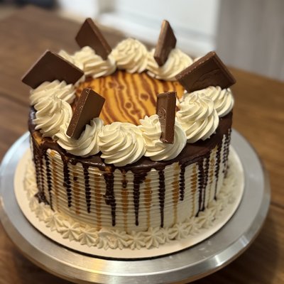 Caramel Chocolate Cake 