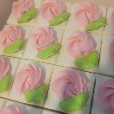 Cake Squares -24 Count 