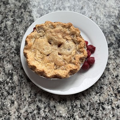 Merry Cherry Pie 9”