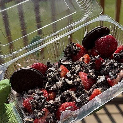 Cookies & Cream Strawberries 