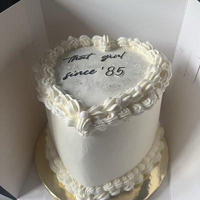 Vintage Vanilla Cake