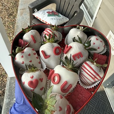 Custom  Chocolate Covered Berries 