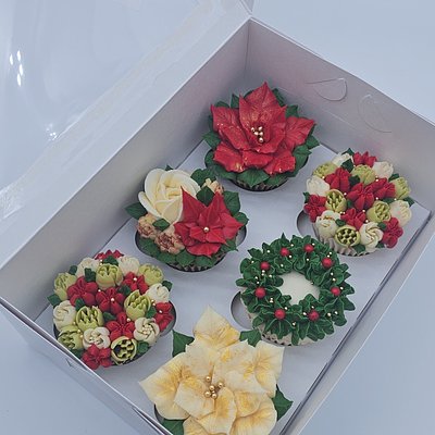 6 Christmas Themed Cupcakes 
