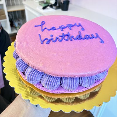 Macaron Cake 