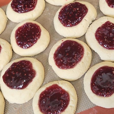 Thumbprint Rasberry Cookies 1/2 Dozen 