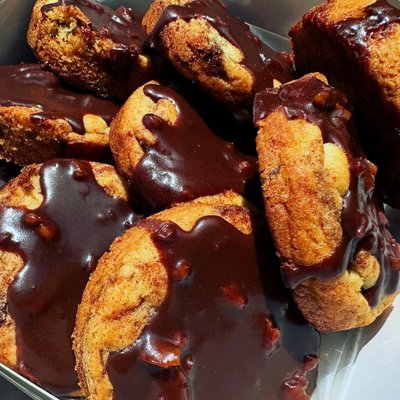 Cinnamon Roll Chocolate Praline Cookies (1 Dozen)