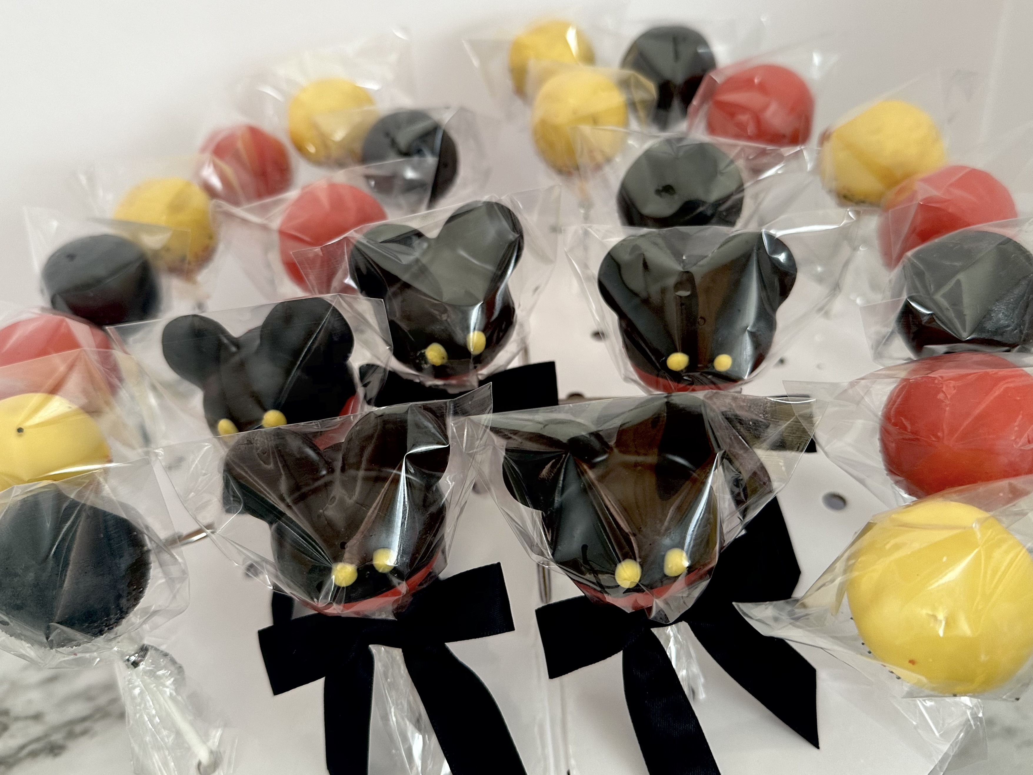 12 Cake Pops 