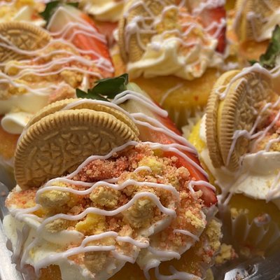 Strawberry Lemonade Cupcakes