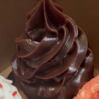 Double Chocolate Fudge Cupcakes -6 Count 