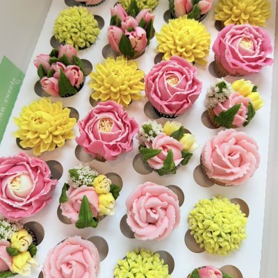 Dorothy Florals- 2 dz minis
