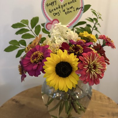 💝🌻Grandparents Day Bouquet W/💗 Pick For Special Message 