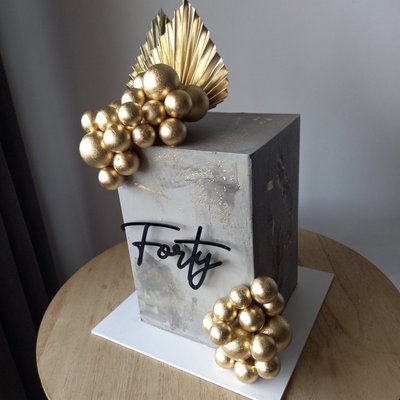 8 Inch Square Cake 