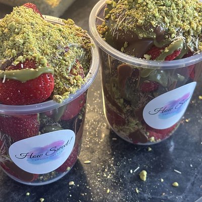 Dubai Chocolate Strawberry Cup