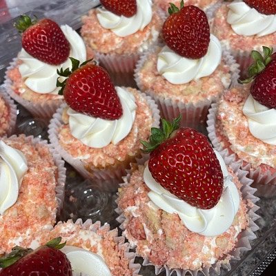 Strawberry Crunch Cupcakes Dozen