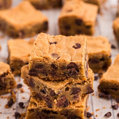 Brown Butter Chocolate Chip Blondies- Large Bar