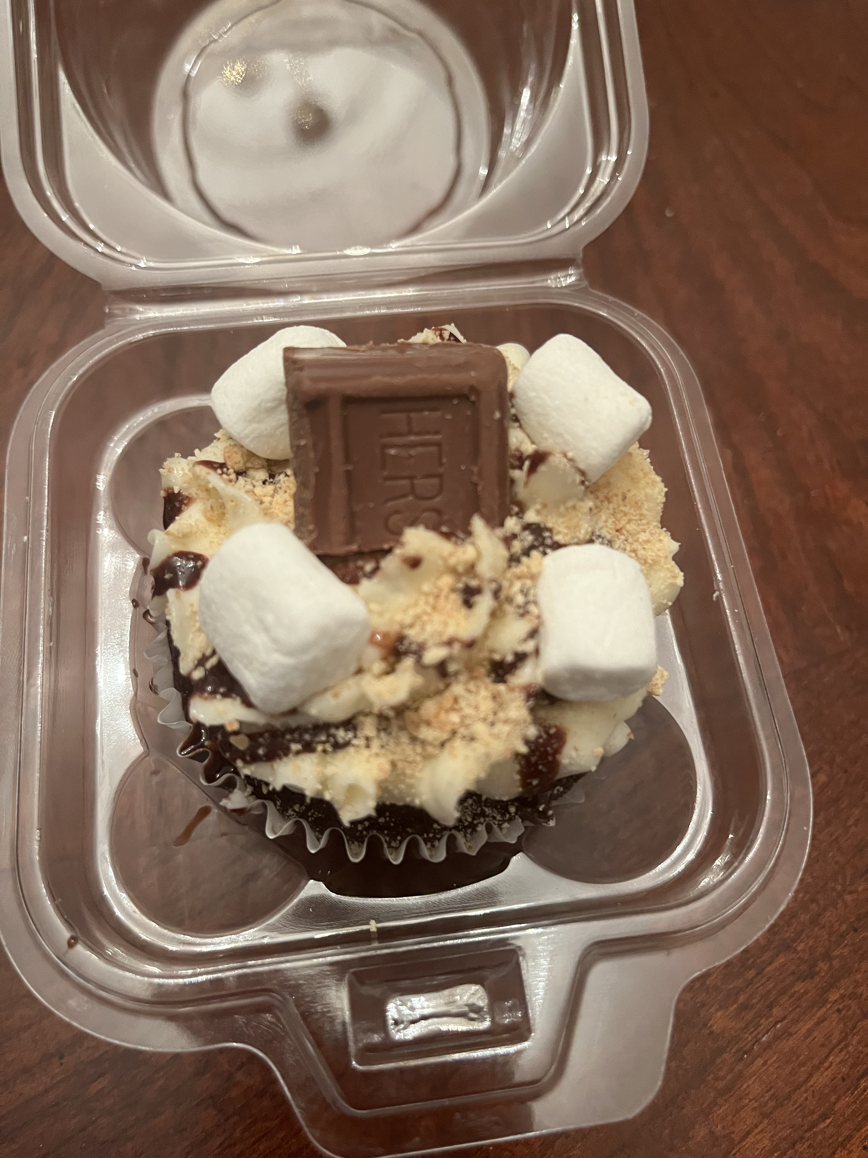 Gimme S’more cupcake