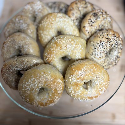 Dozen Bagels 