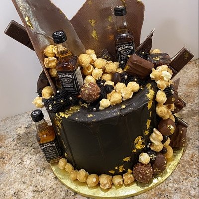 Custom Popcorn 🍿 & A Movie night Cakes (18 -24 Servings)