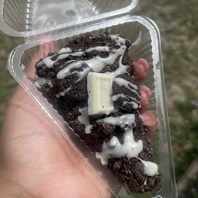 Cookies & Cream Cheesecake Slice