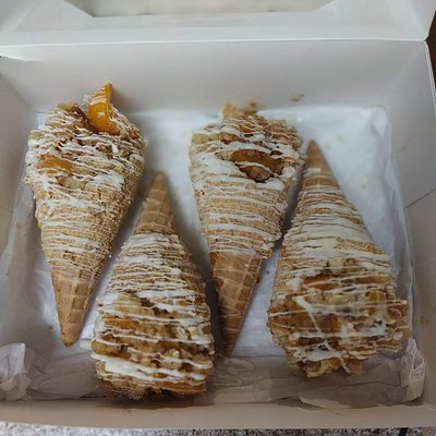 Peach Cobbler Stuffed Waffle Cones 