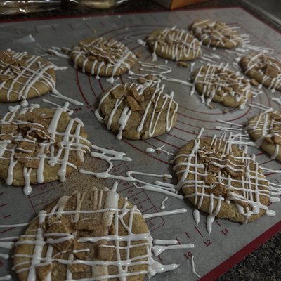 cinnamon toast crunch cookie (deluxe)