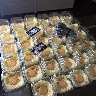 8 oz banana pudding cup .