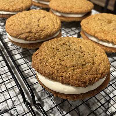 Savannah Gals Oatmeal Cream Pie