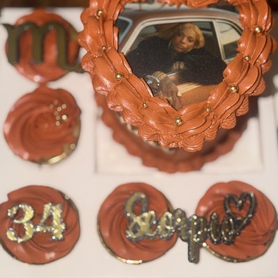 Bento Box Cake + Cupcakes 