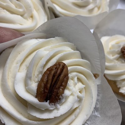 Dozen Of Cream Cheese Cupcakes 