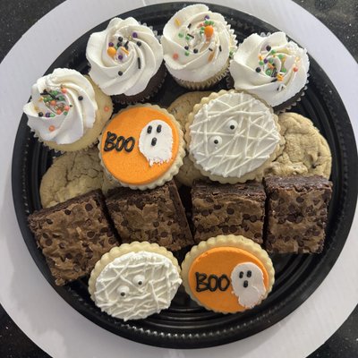 Spooky Dessert tray 