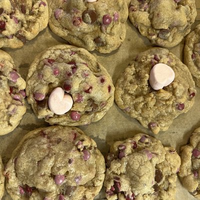 12 Count Jumbo GF M&M Chocolate Chip Cookies 