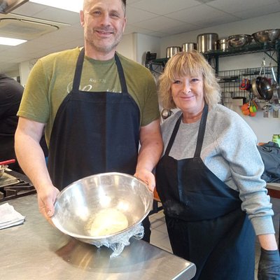 GROUP BAKING CLASSES (6-12 PEOPLE)- Per Person Rate