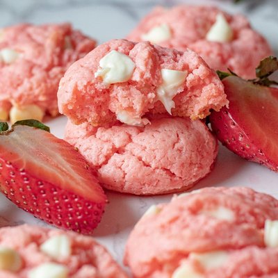 Strawberry Cheesecake Cookies 🍓