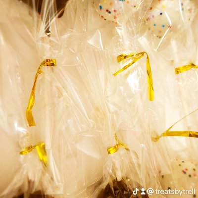 6 Cake Pops