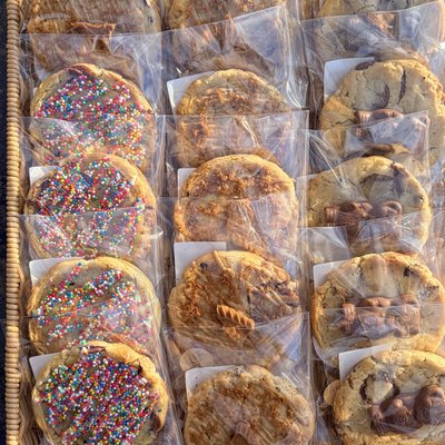 Party Pack - 24 Medium Cookies