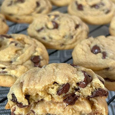 Soft Baked Chocolate Chip Cookies 