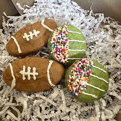 Football Macarons 