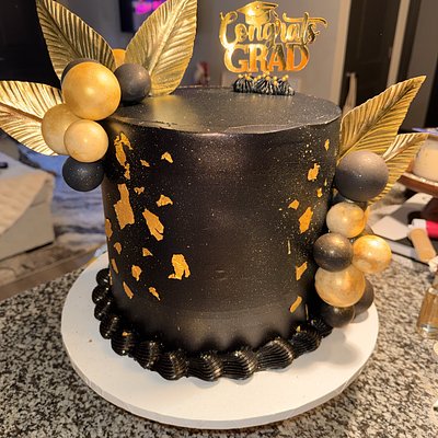 10” Cake (round or heart shape) 