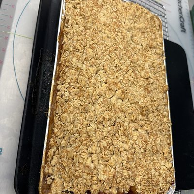 Entertainer Size Spiced Apple Crumble