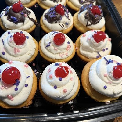 Banana Split Cupcake