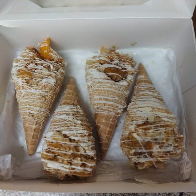 Peach Cobbler Stuffed Waffle Cones 