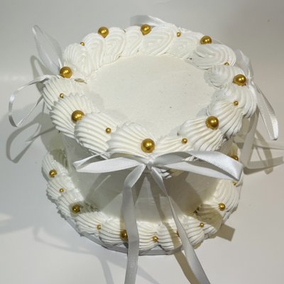 Only a 4in Cake