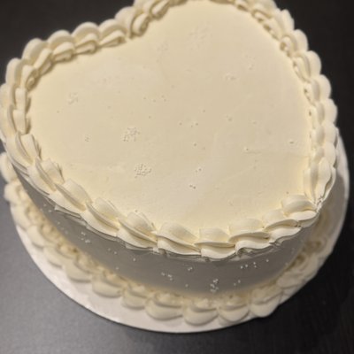 Heart shaped Cake (9in)