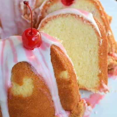 Cherry 7-Up Pound Cake
