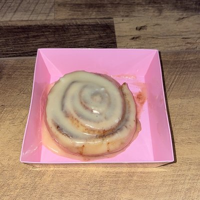 Cinnamon Rolls (Maple Icing 🍁) 9 Pack