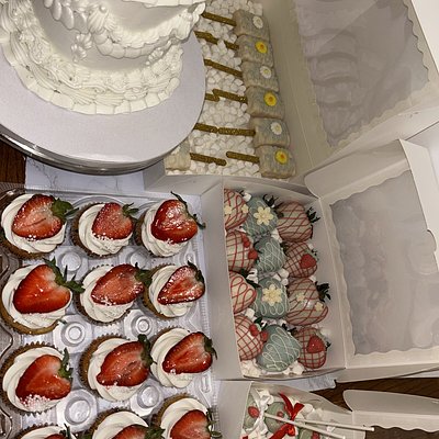 Small Cake Party Package 🤍🥳