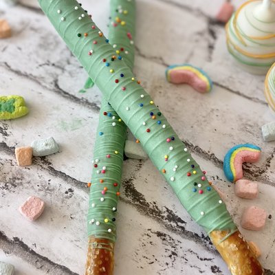 Chocolate Dipped Pretzel Rods
